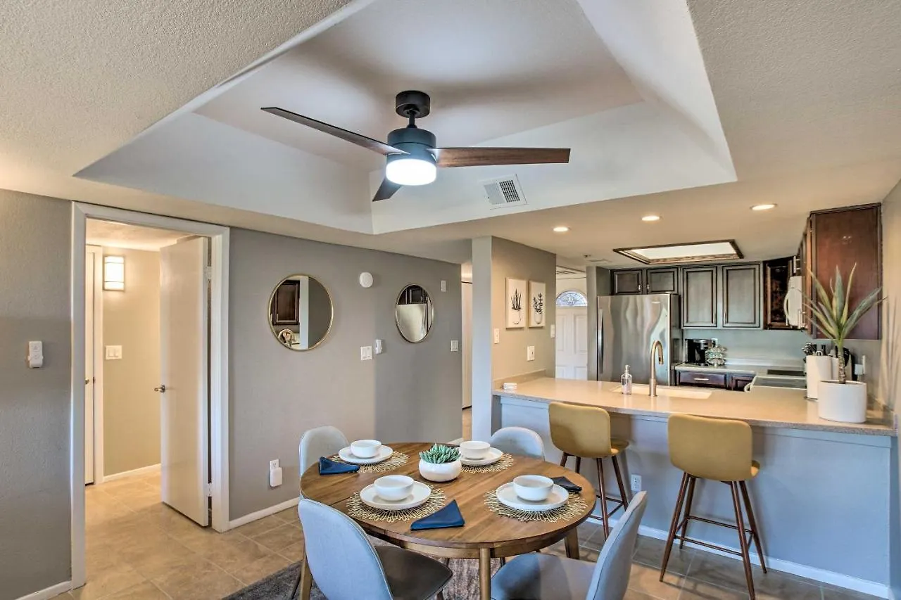 First-Floor Condo With Golf Course Views And Pool! 스코 츠 데일