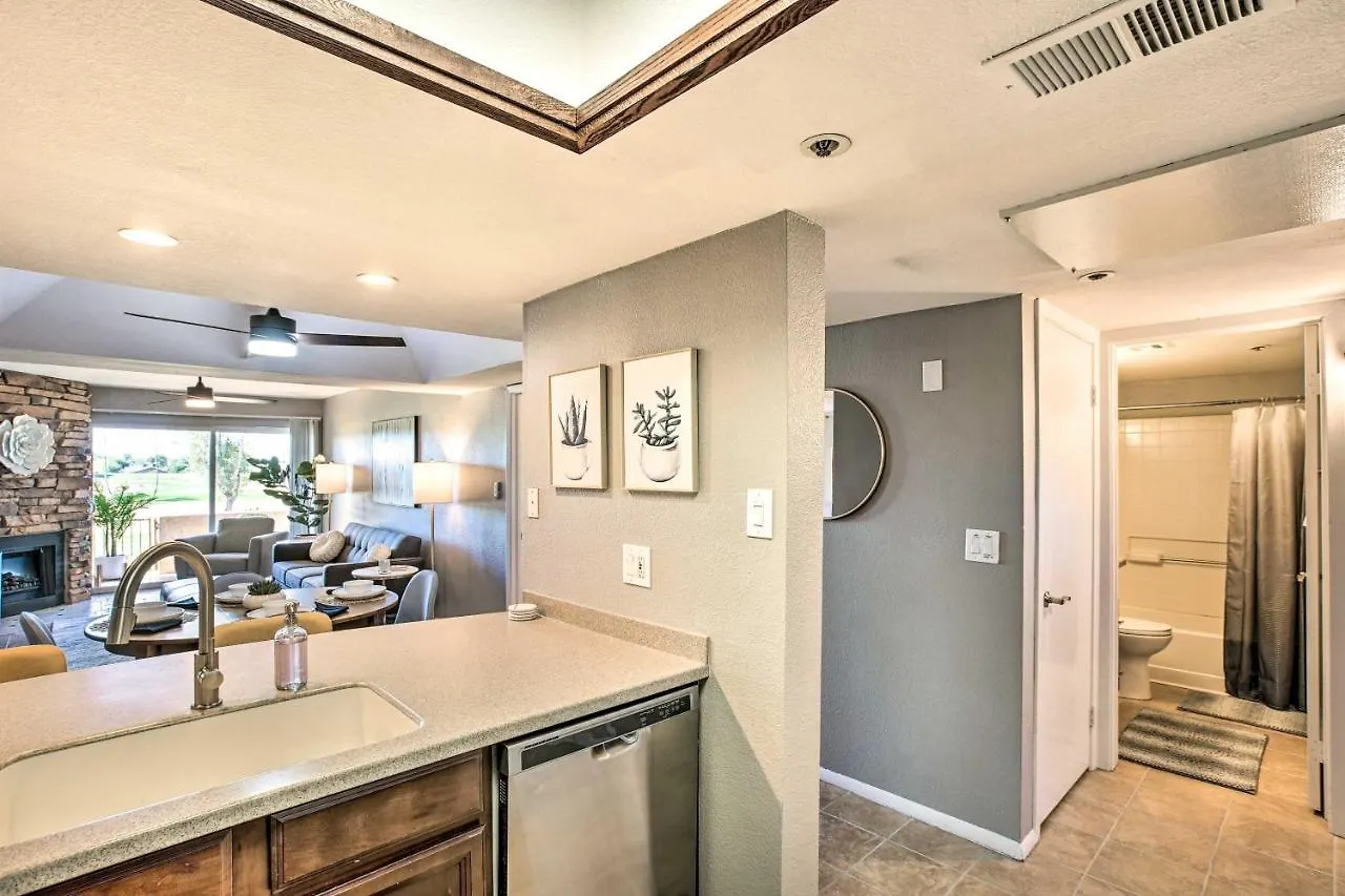 아파트 First-Floor Condo With Golf Course Views And Pool! 스코 츠 데일