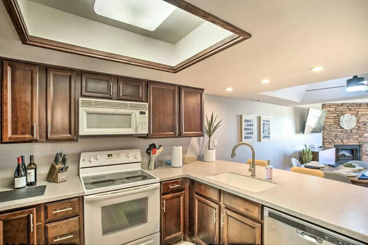 First-Floor Condo With Golf Course Views And Pool! 스코 츠 데일 아파트
